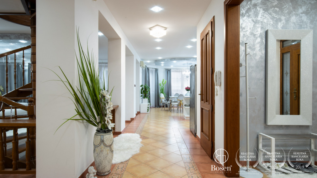 BOSEN | Rodinný dom pre náročných v lukratívnej časti obce Veľké Dvorníky