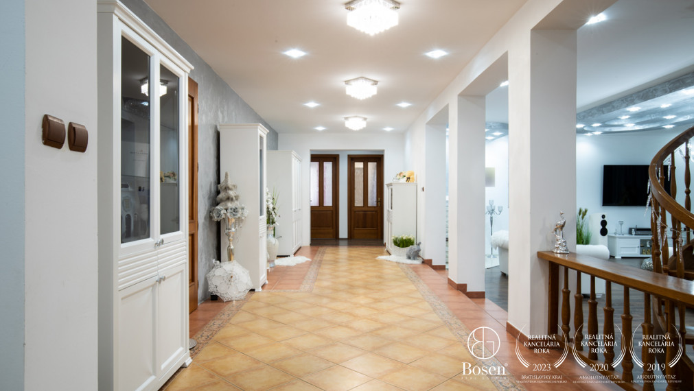 BOSEN | Rodinný dom pre náročných v lukratívnej časti obce Veľké Dvorníky