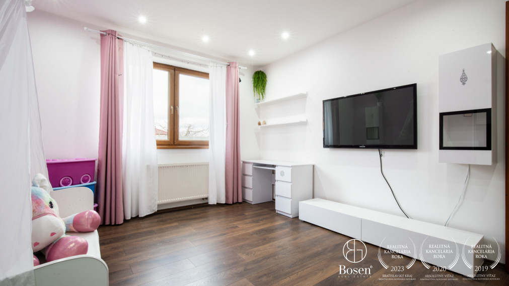 BOSEN | Rodinný dom pre náročných v lukratívnej časti obce Veľké Dvorníky