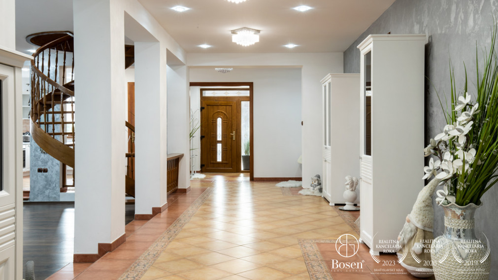 BOSEN | Rodinný dom pre náročných v lukratívnej časti obce Veľké Dvorníky