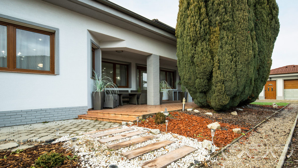 BOSEN | Rodinný dom pre náročných v lukratívnej časti obce Veľké Dvorníky