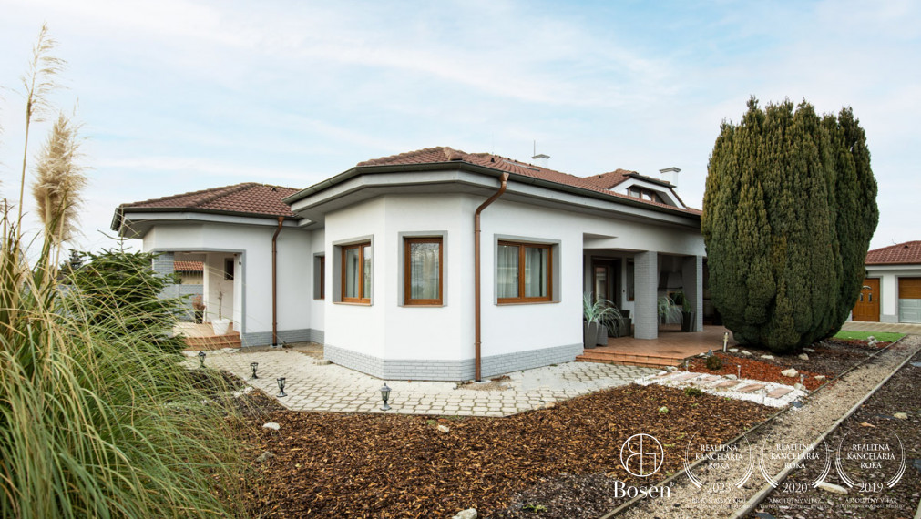 BOSEN | Rodinný dom pre náročných v lukratívnej časti obce Veľké Dvorníky