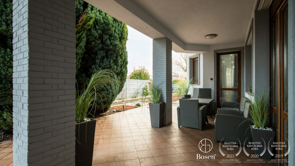 BOSEN | Rodinný dom pre náročných v lukratívnej časti obce Veľké Dvorníky