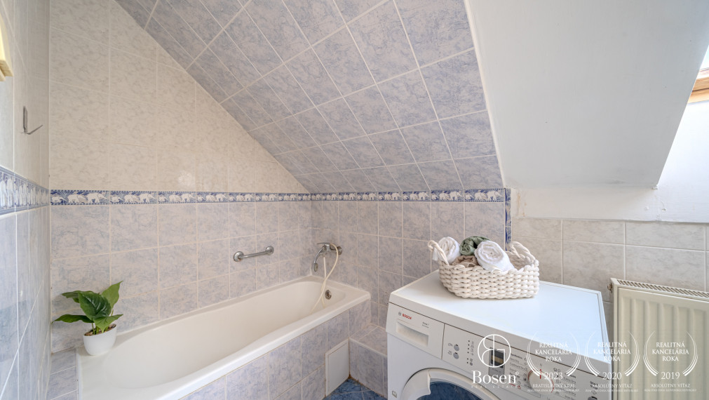 Bosen Group Vám ponúka exkluzívne na predaj 2 domy v jednom dvore.