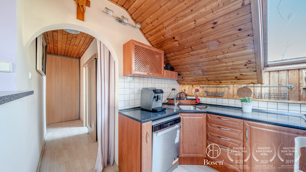 Bosen Group Vám ponúka exkluzívne na predaj 2 domy v jednom dvore.