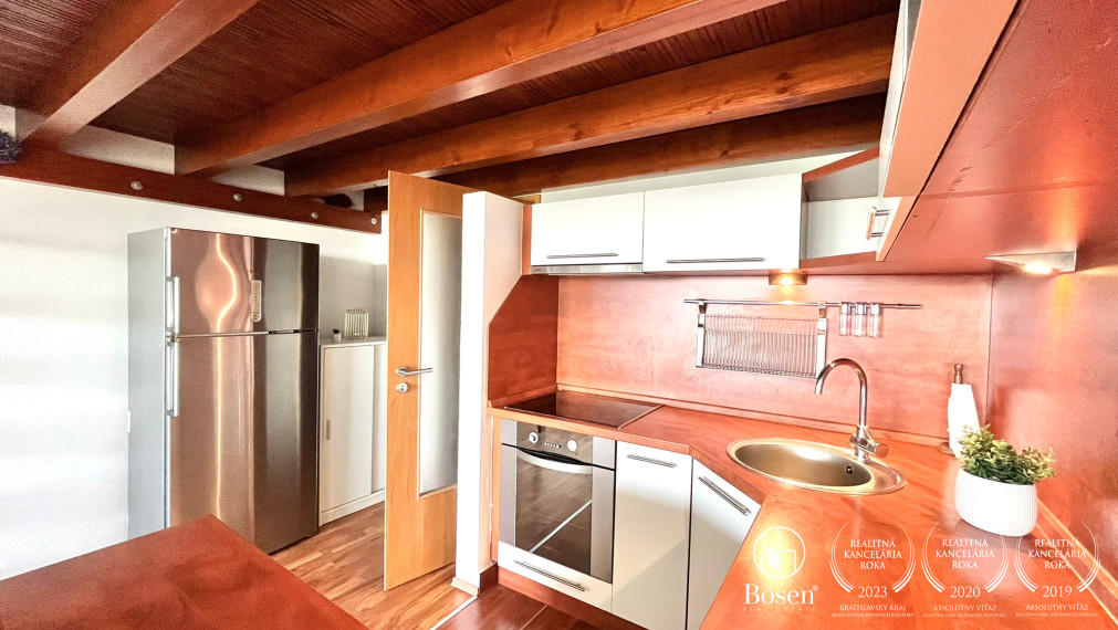 BOSEN | 1 izbový byt - mezonet, s parkovacím státím v Chorvátskom Grobe - časť Čierna voda