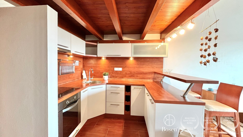 BOSEN | 1 izbový byt - mezonet, s parkovacím státím v Chorvátskom Grobe - časť Čierna voda