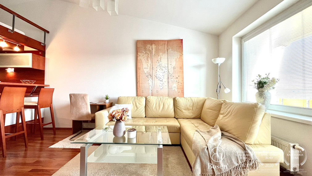 BOSEN | 1 izbový byt - mezonet, s parkovacím státím v Chorvátskom Grobe - časť Čierna voda