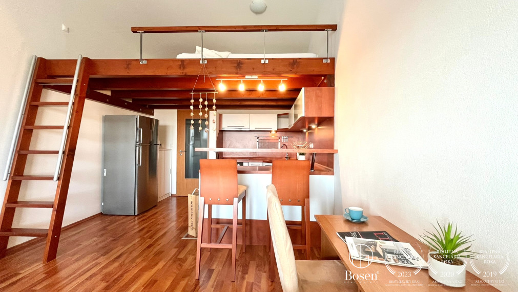 BOSEN | 1 izbový byt - mezonet, s parkovacím státím v Chorvátskom Grobe - časť Čierna voda