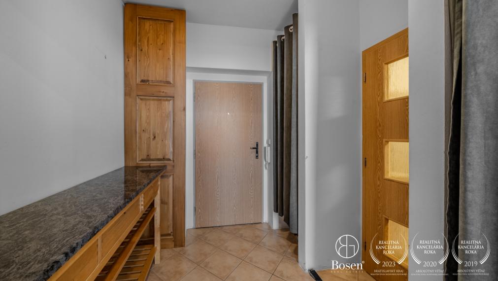 BOSEN | 1 izbový byt na Zámockej ulici s výhľadom na hrad