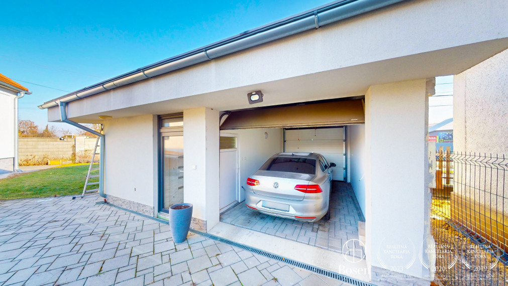 BOSEN ǀ Rodinný dom po kompletnej rekonštrukcii, Lučenec, 704 m2