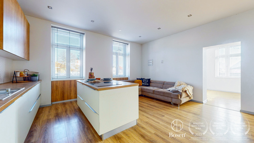 BOSEN ǀ Rodinný dom po kompletnej rekonštrukcii, Lučenec, 704 m2