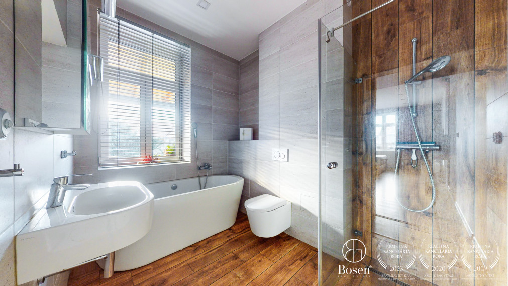 BOSEN ǀ Rodinný dom po kompletnej rekonštrukcii, Lučenec, 704 m2