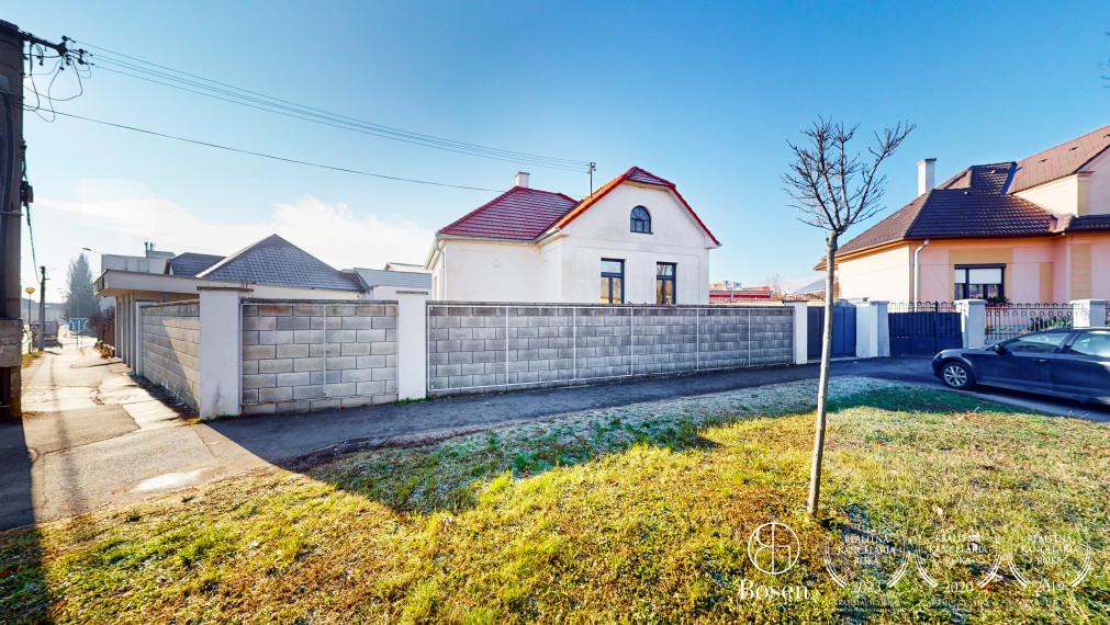 BOSEN ǀ Rodinný dom po kompletnej rekonštrukcii, Lučenec, 704 m2