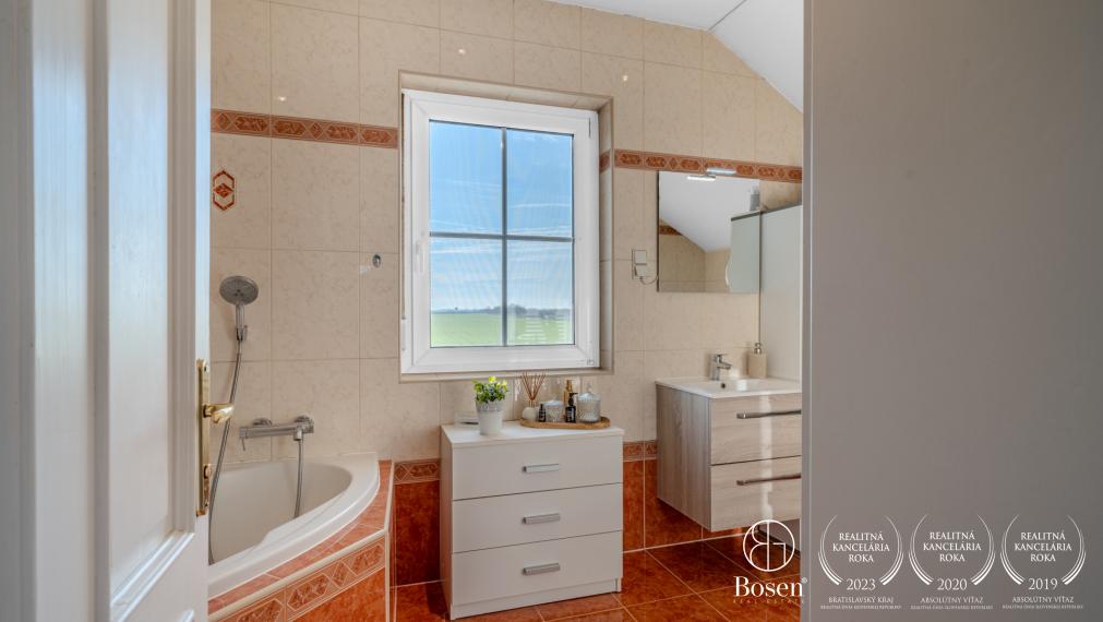 BOSEN | 5 izbový rodinný dom, Bratislava-Jarovce