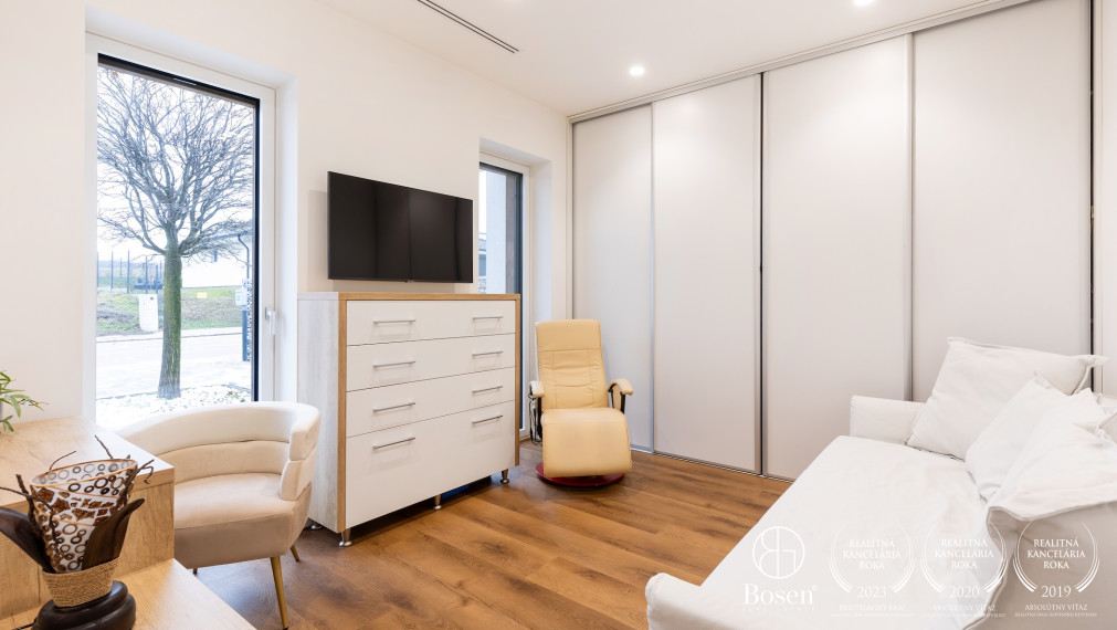 BOSEN | RD s bazénom na golfovom ihrisku Red Oak Nitra