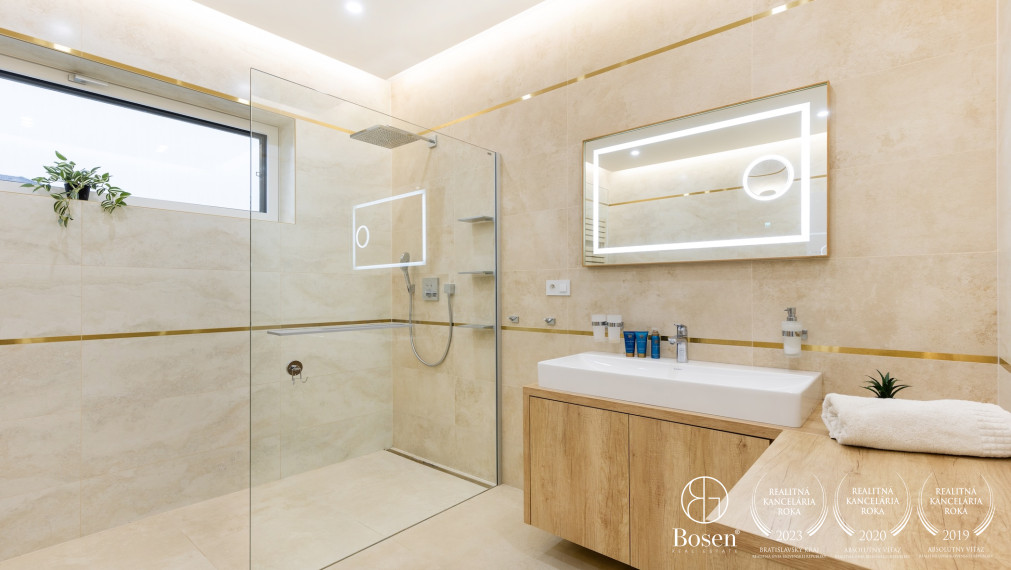 BOSEN | RD s bazénom na golfovom ihrisku Red Oak Nitra