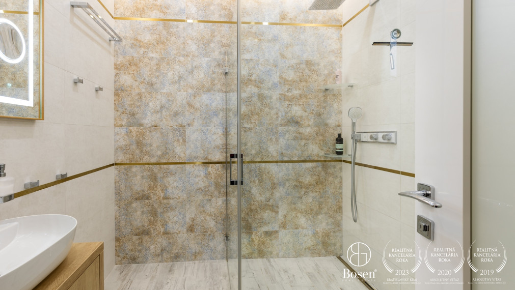 BOSEN | RD s bazénom na golfovom ihrisku Red Oak Nitra