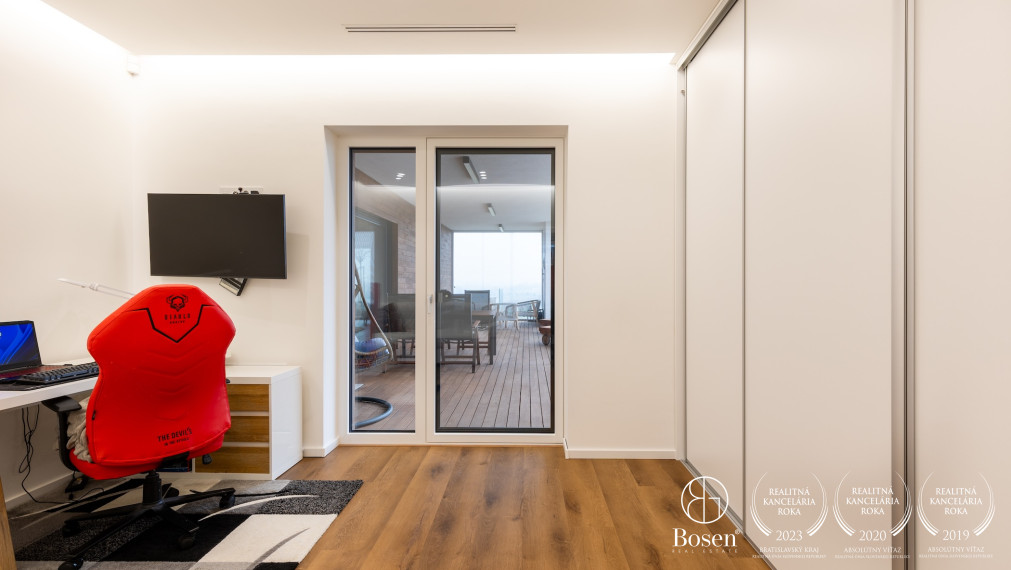 BOSEN | RD s bazénom na golfovom ihrisku Red Oak Nitra