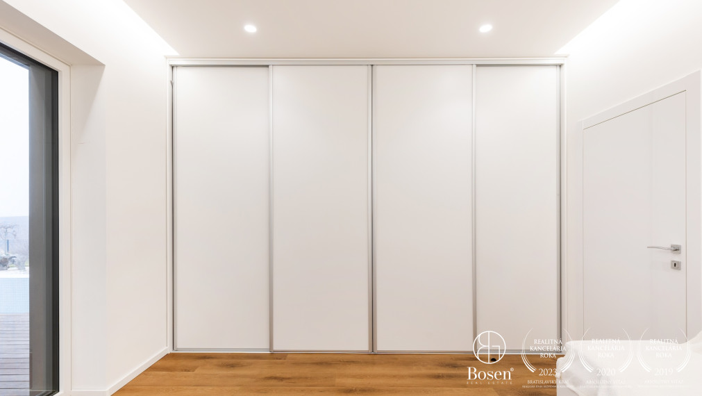 BOSEN | RD s bazénom na golfovom ihrisku Red Oak Nitra