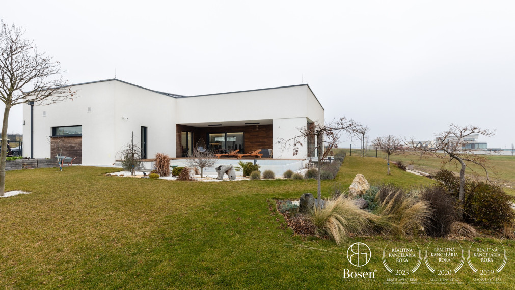 BOSEN | RD s bazénom na golfovom ihrisku Red Oak Nitra