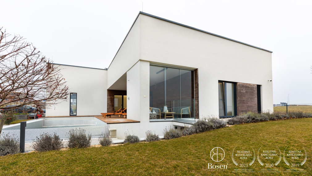BOSEN | RD s bazénom na golfovom ihrisku Red Oak Nitra