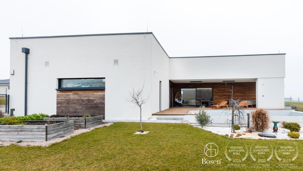 BOSEN | RD s bazénom na golfovom ihrisku Red Oak Nitra