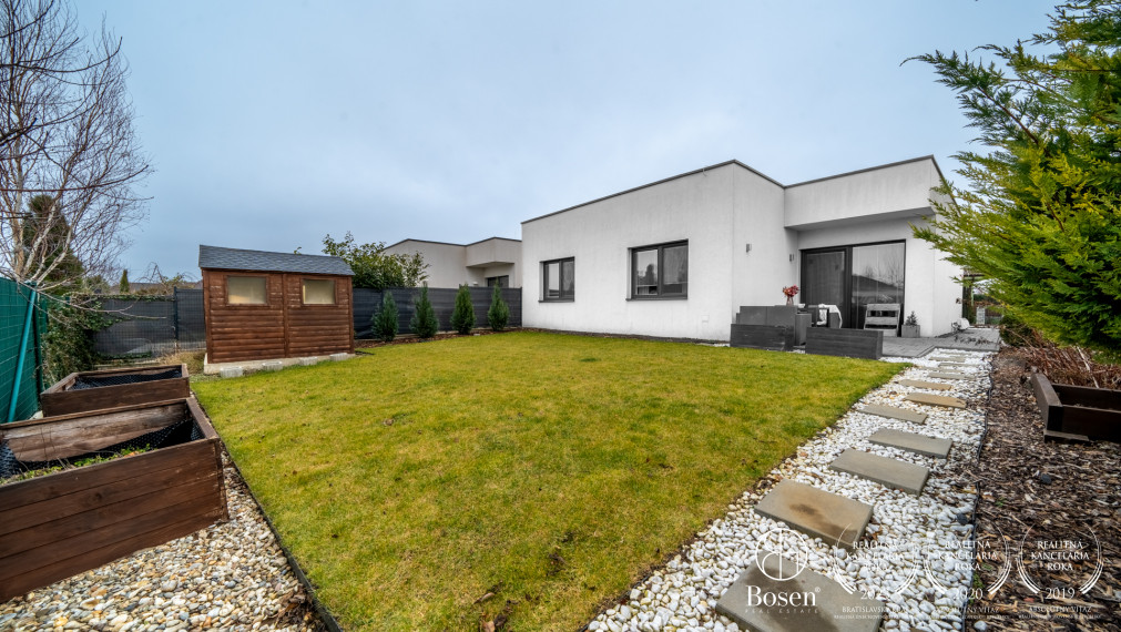 BOSEN | PREDANÉ | 4 izbový dom v slepej ulici, Most pri Bratislave, 102m2