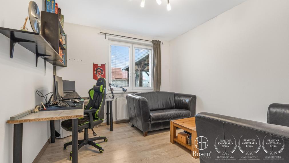 BOSEN | REZERVOVANÉ - Priestranná novostavba 4 izbového rodinného domu v obci Závod