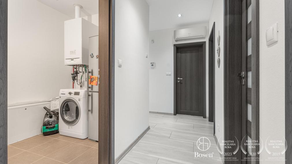 BOSEN | REZERVOVANÉ - Priestranná novostavba 4 izbového rodinného domu v obci Závod