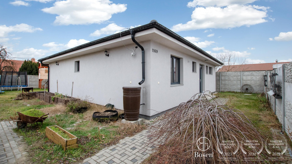 BOSEN | REZERVOVANÉ - Priestranná novostavba 4 izbového rodinného domu v obci Závod