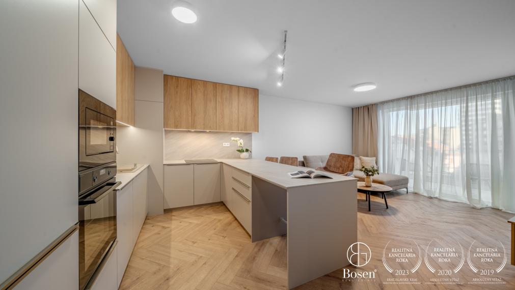 BOSEN | Elegantný 2-izbový byt s balkónom v prestížnej lokalite Starého Mesta na Ľadovej ulici