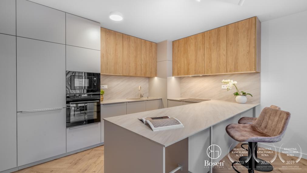 BOSEN | Elegantný 2-izbový byt s balkónom v prestížnej lokalite Starého Mesta na Ľadovej ulici