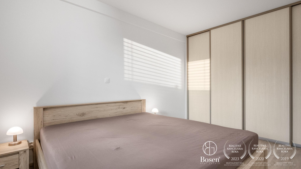 BOSEN | Na prenájom 2 izbový byt s parkovaním a predzáhradkou