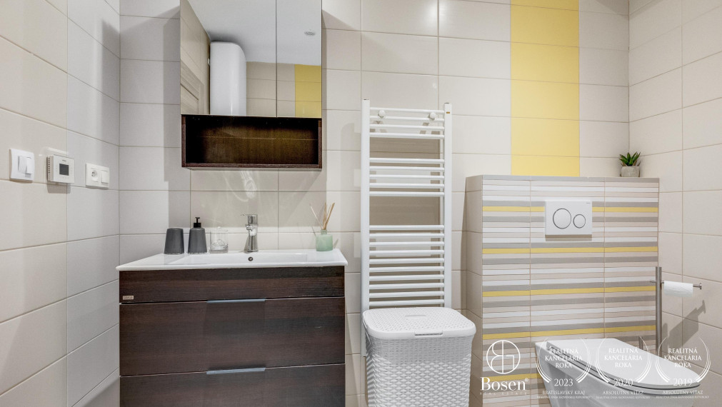 BOSEN | Na prenájom 2 izbový byt s parkovaním a predzáhradkou