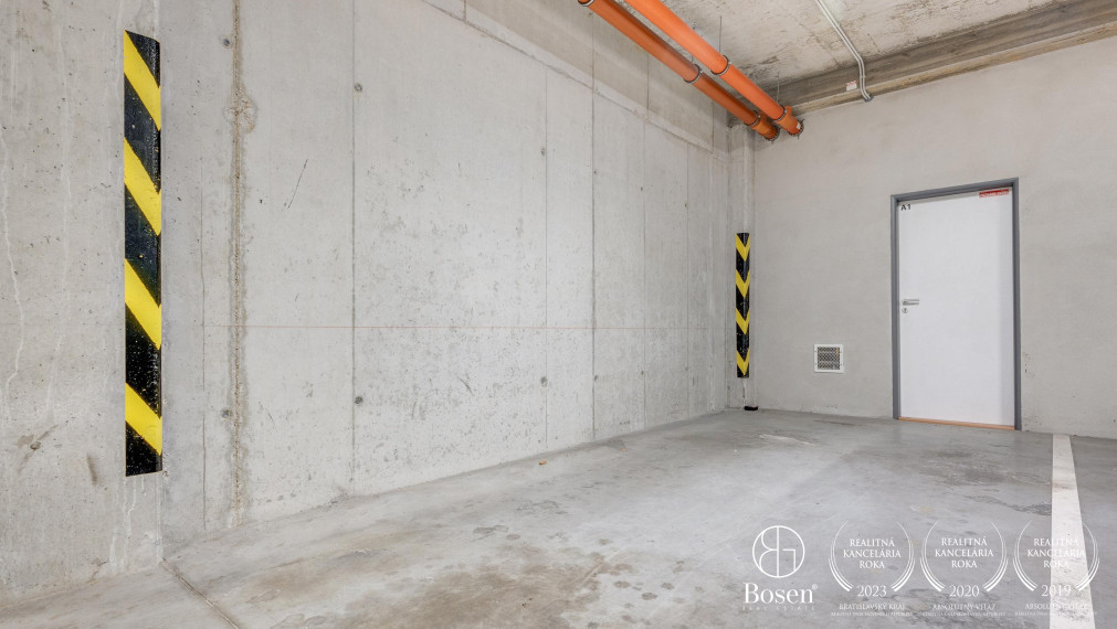 BOSEN | Na prenájom 2 izbový byt s parkovaním a predzáhradkou