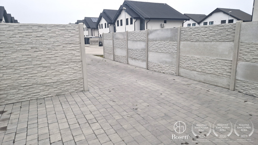 BOSEN | Nová plechová garáž, elektrické ovládanie, Hviezdoslavov