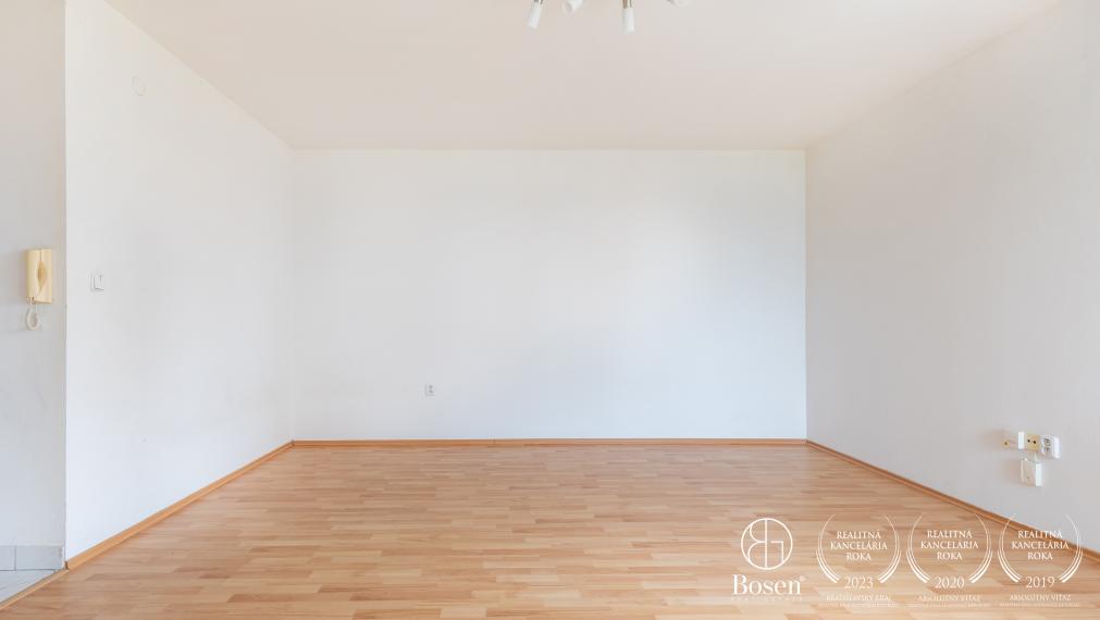 BOSEN | Priestranný 1 izbový byt 34m2 s balkónom na Čermáni