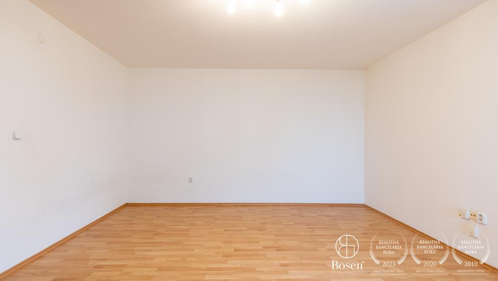 BOSEN | Priestranný 1 izbový byt 34m2 s balkónom na Čermáni