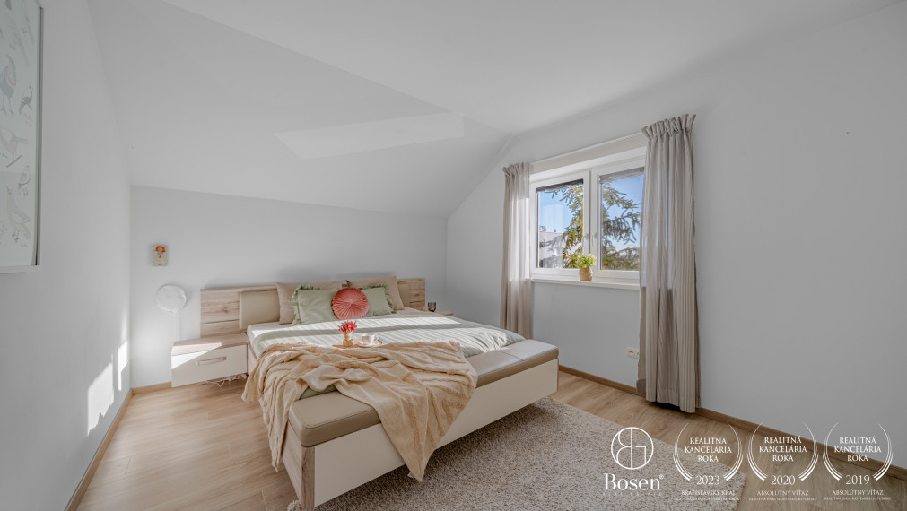 REZERVOVANÉ ! BOSEN | 5 izbový kompletne zariadený rodinný dom s garážou