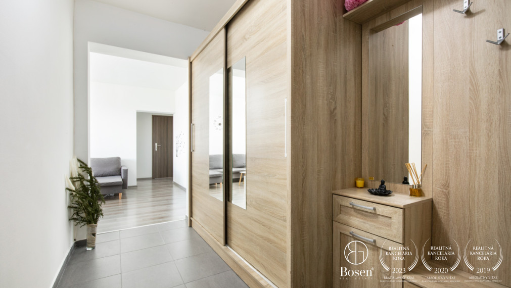 BOSEN | Na predaj 4-izbový byt na ulici Krivá, Topoľníky