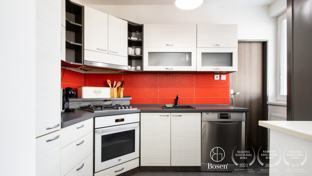 BOSEN | Na predaj 4-izbový byt na ulici Krivá, Topoľníky