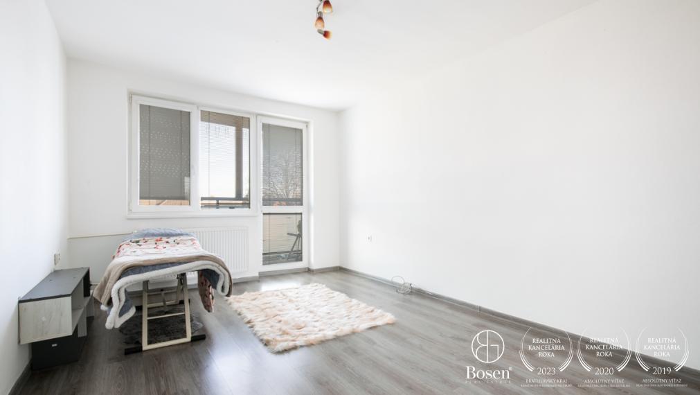 BOSEN | Na predaj 4-izbový byt na ulici Krivá, Topoľníky