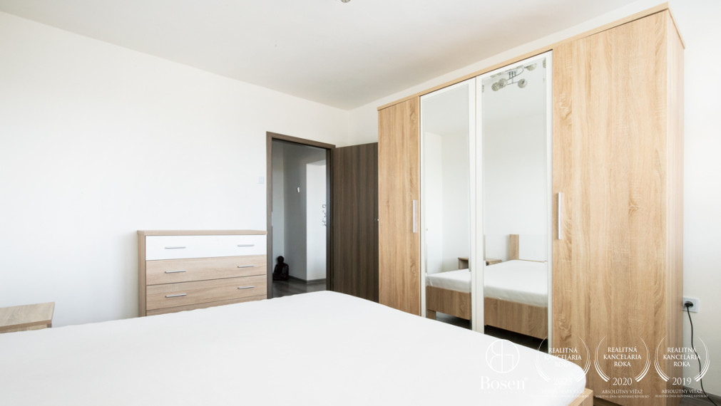 BOSEN | Na predaj 4-izbový byt na ulici Krivá, Topoľníky