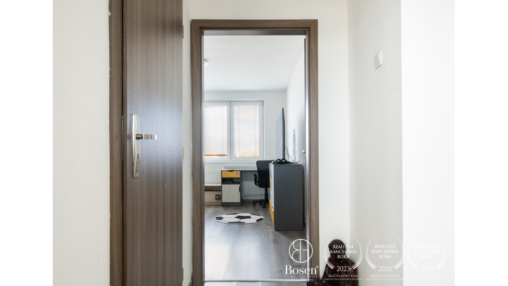 BOSEN | Na predaj 4-izbový byt na ulici Krivá, Topoľníky