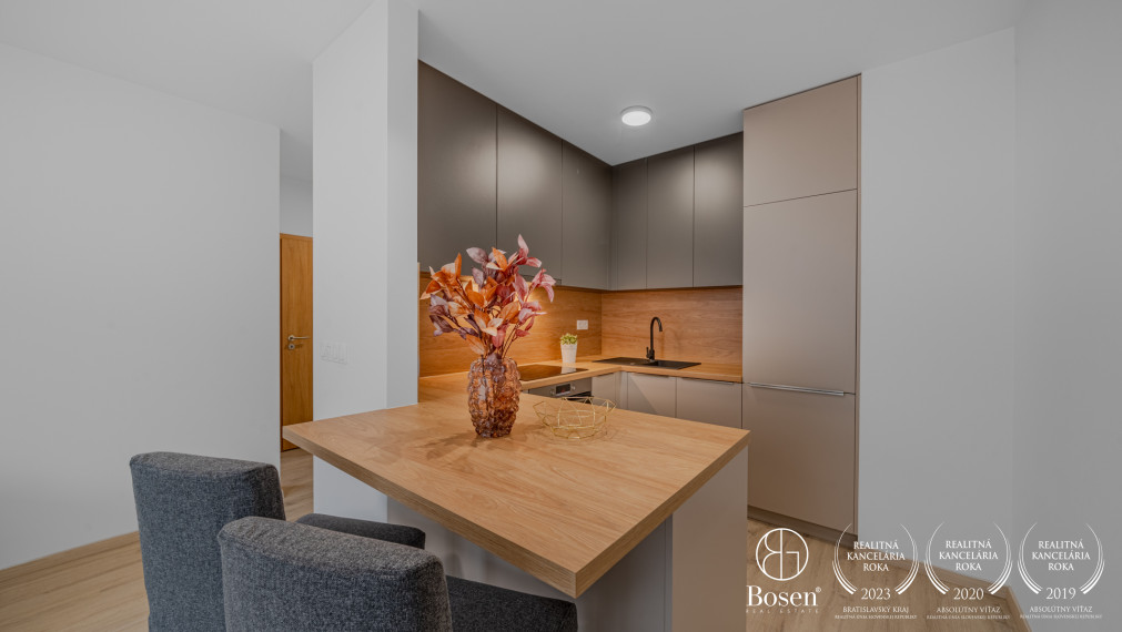 BOSEN | 2 izbový priestranný zariadený byt, Ovocné sady