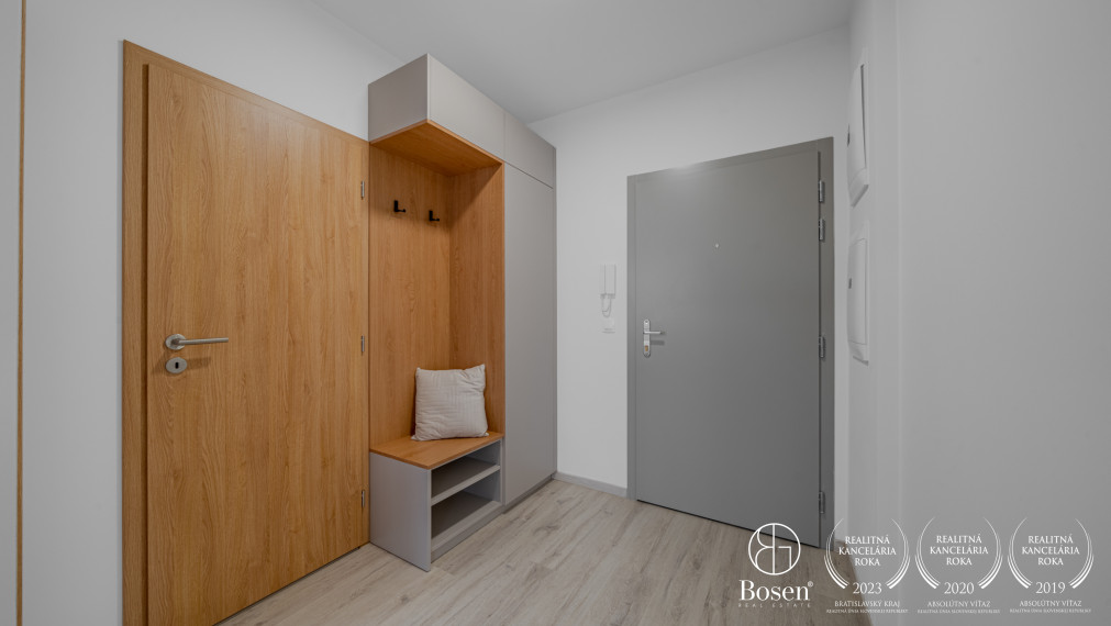 BOSEN | 2 izbový priestranný zariadený byt, Ovocné sady