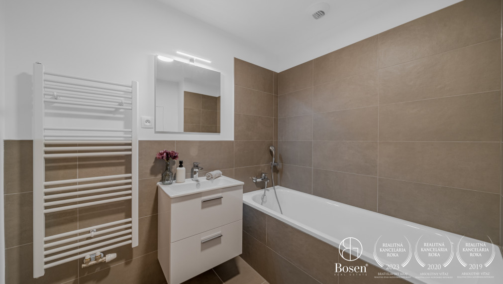 BOSEN | 2 izbový priestranný zariadený byt, Ovocné sady