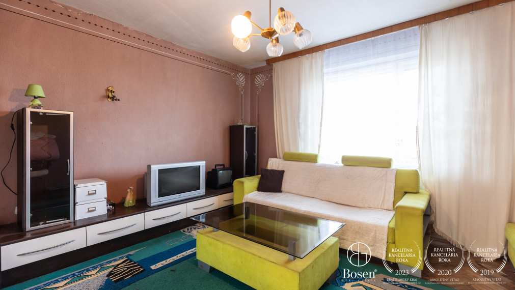 BOSEN | Rezervované - Rodinný dom s 2 izbami v malebnej prírode