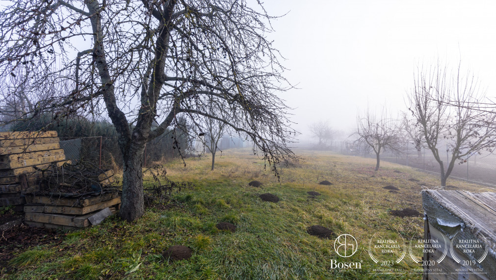 BOSEN | Rezervované - Rodinný dom s 2 izbami v malebnej prírode